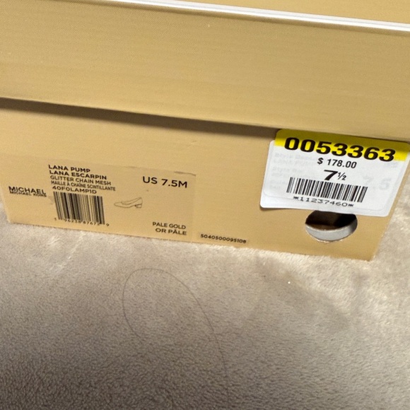 Michael Kors Women's glitter chain mesh Gold pump - Picture 2 of 9